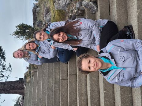 Mitarbeiterinnen KPV Kleinwalsertal: Steffi Zenker, Miriam Zintl, Jessica Schneider, Sophia Schneider, Ramona Zintl (Pflegeleitung) (von oben nach unten) Mitarbeiterinnen